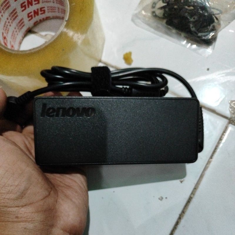 charger laptop Lenovo model kotak atau USB