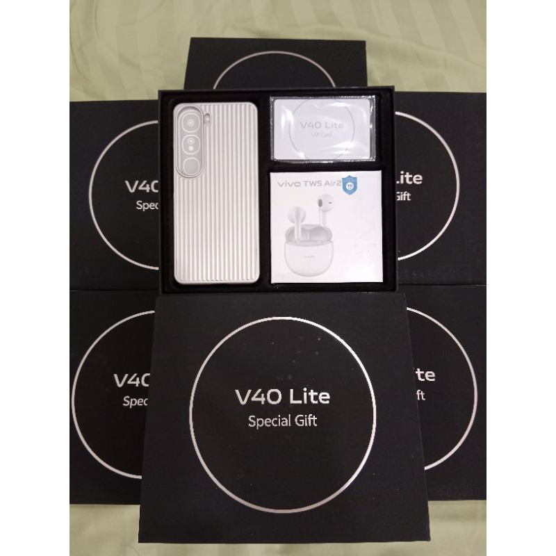 VIVO V40 LITE SPECIAL GIFT