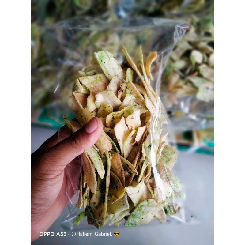 

Keripik singkong rasa daun jeruk