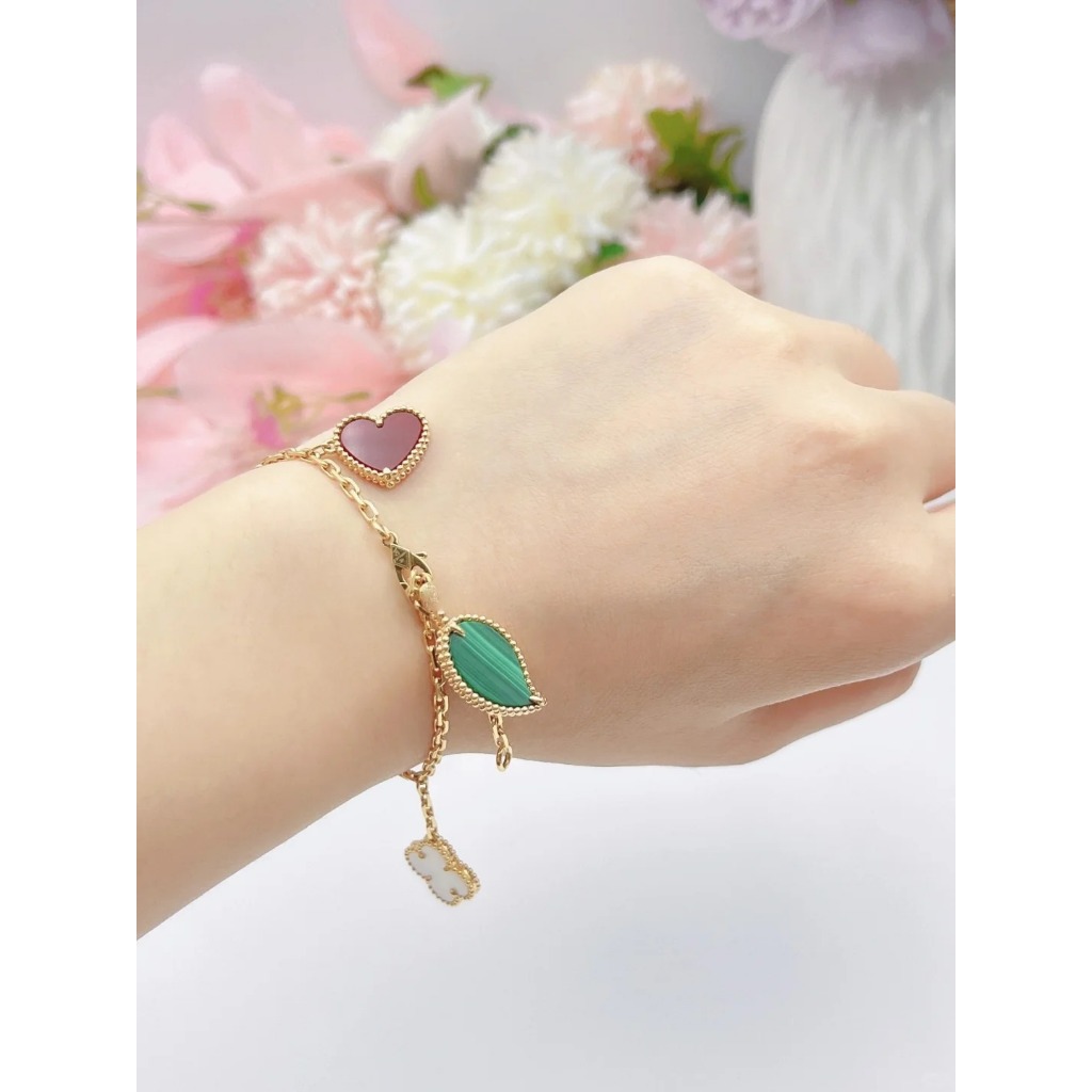 ❤️COD 17k emas asli/Ada surat】V-C-A Gelang Lucky Bunga putih mutiara perempuan empat daun rumput pau