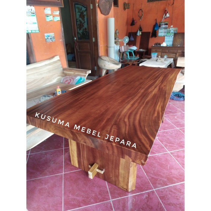 Meja Makan Kayu Trembesi (Panjang 150cm, Lebar 65cm)