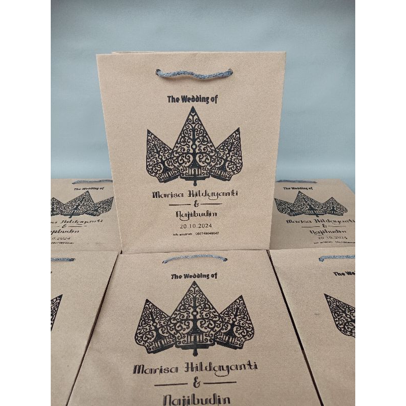 

(Sablon Bijian) Paperbag Coklat Cokelat Tas Kertas Tas Kado Bocil Sablon 18x8x22 cm