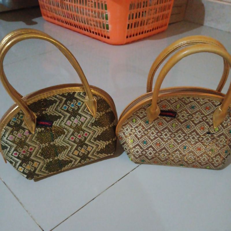 

2 pcs tas oleh2 lombok