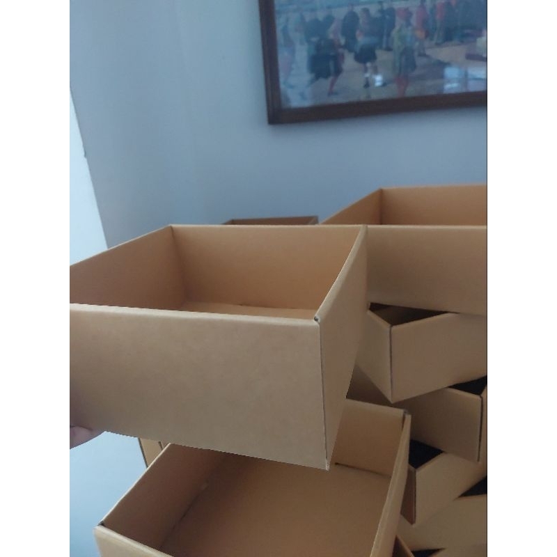 

Dus Hampers tanpa tutup