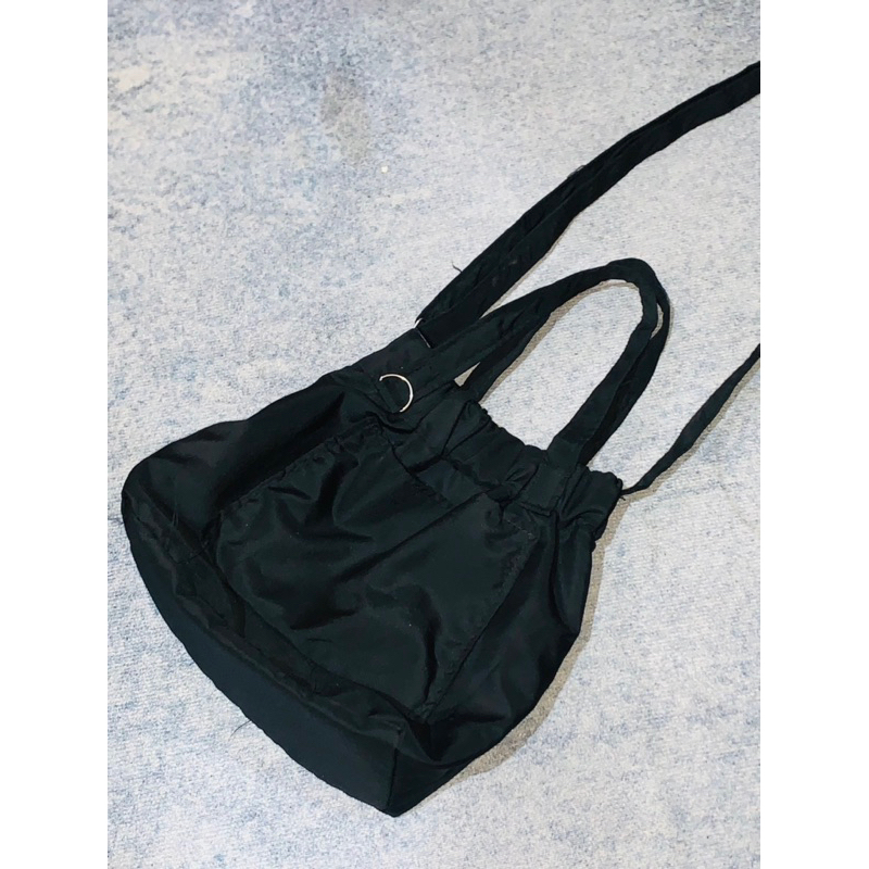 

tas dumpling hitam