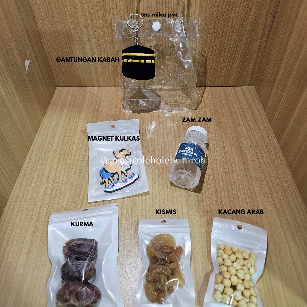 

Paket oleh oleh Haji Dan Umroh Eksklusif Tas Goodie Bag Totebag Transparan Magnet Series Gantungan Kunci Unta dan Kabah
