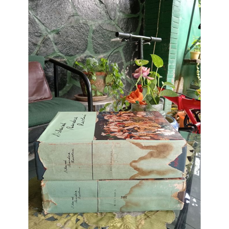 Buku Di Bawah Bendera Revolusi Jilid 1 dan 2 (Original) Untuk Collector