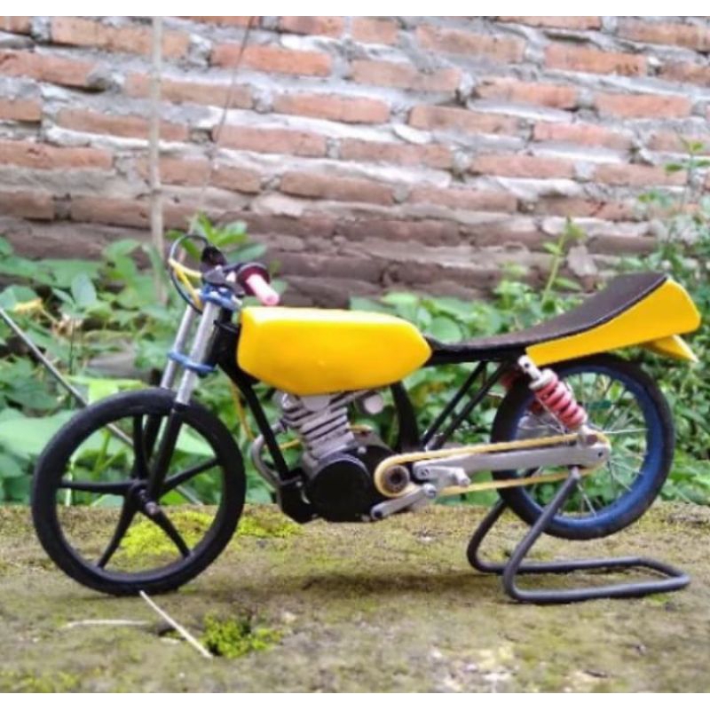 diecast miniatur motor drag Honda gl pro ban cacing