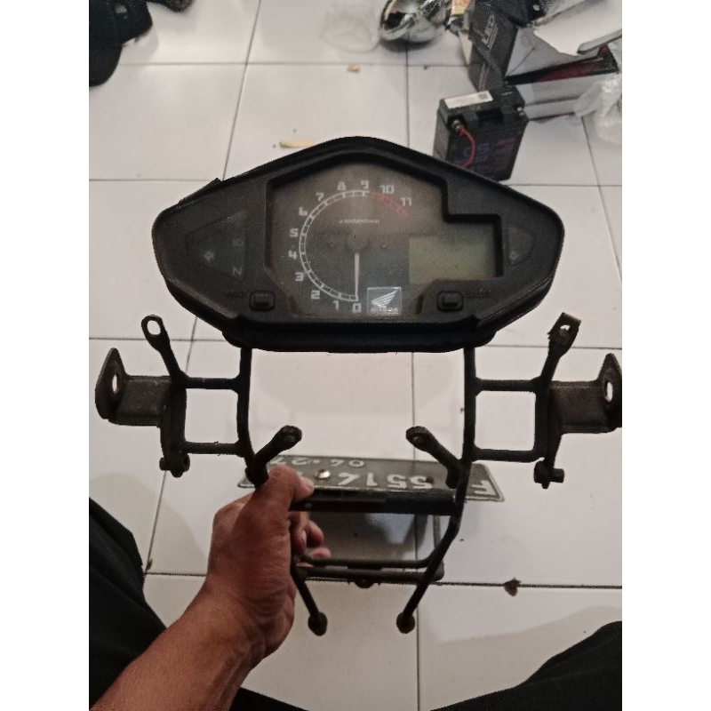 spedometer megapro new set brecket brecket lampu spedometer megapro new set spedometer original