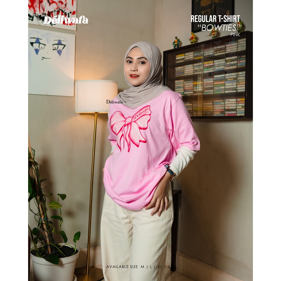 Deliwafa - Bowties | T-Shirt Oversize  | Kaos Pria Wanita