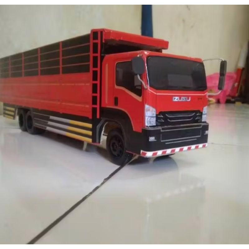 Miniatur truk hino 500 tronton