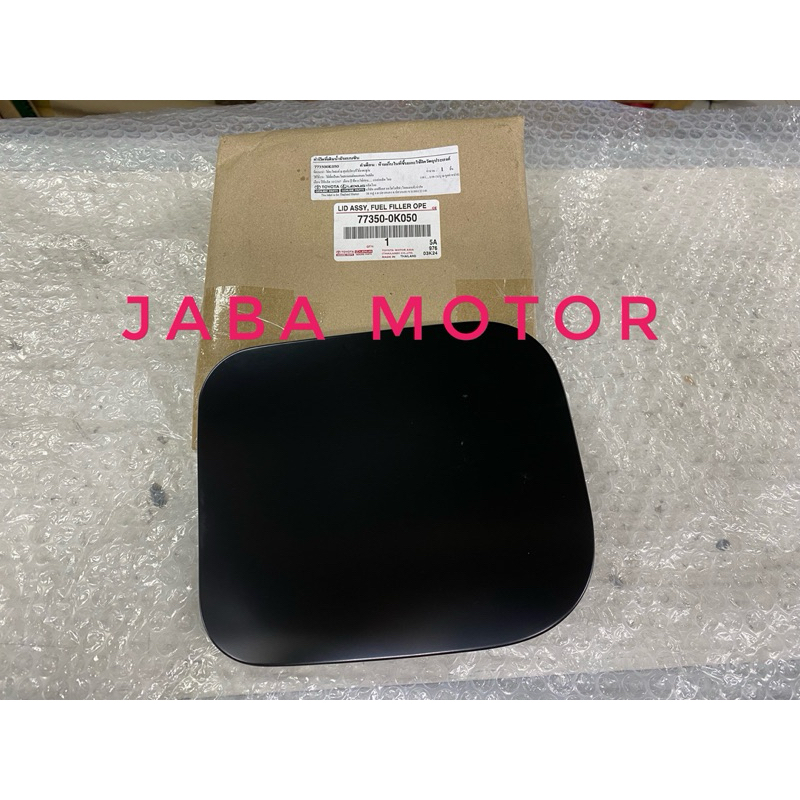 Plat tutup bensin Hilux pikcup single cabin tahun 2006-2015 original 77350-0K050