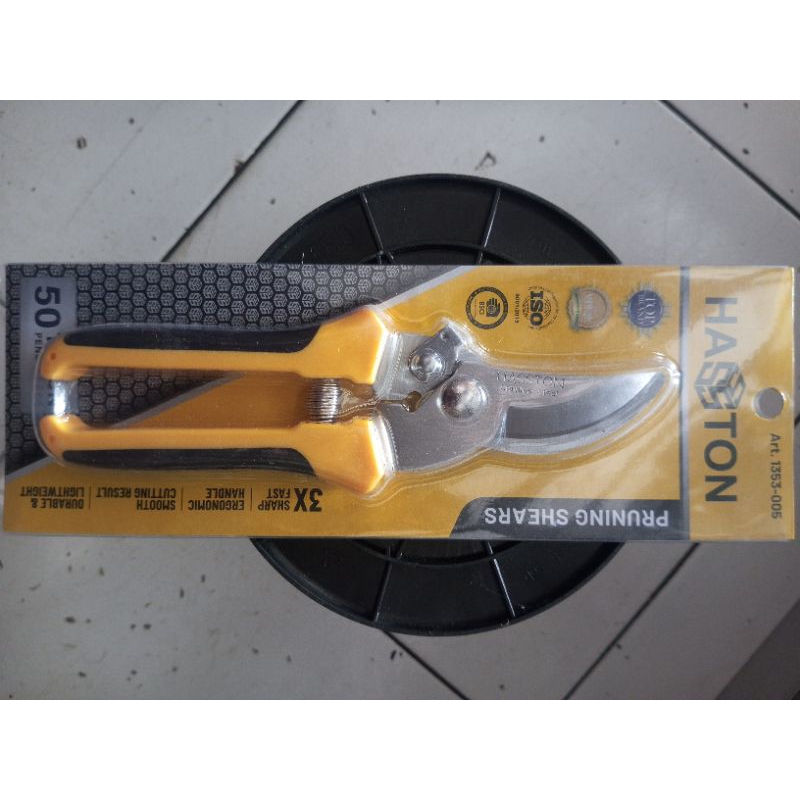 Gunting Dahan Haston