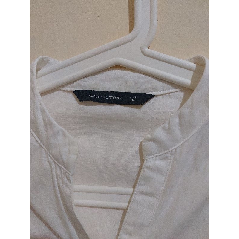 preloved kemeja putih the executive