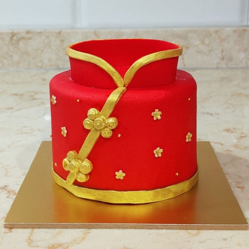 

Cheongsam Cake CNY Hampers