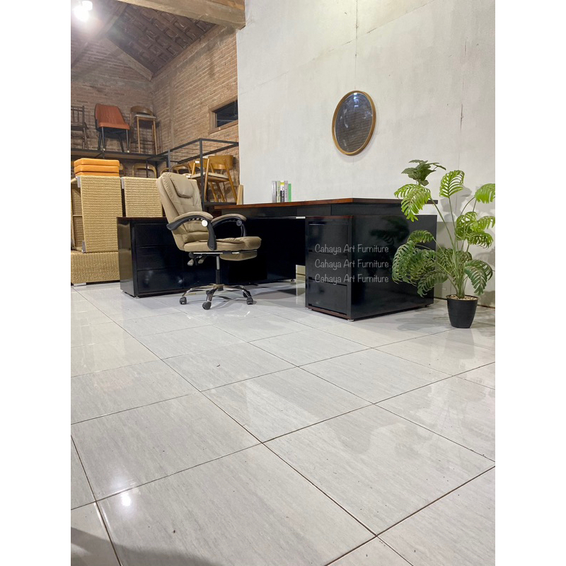 meja direktur minimalis , meja kantor kayu jati minimalis , meja direksi minimalis