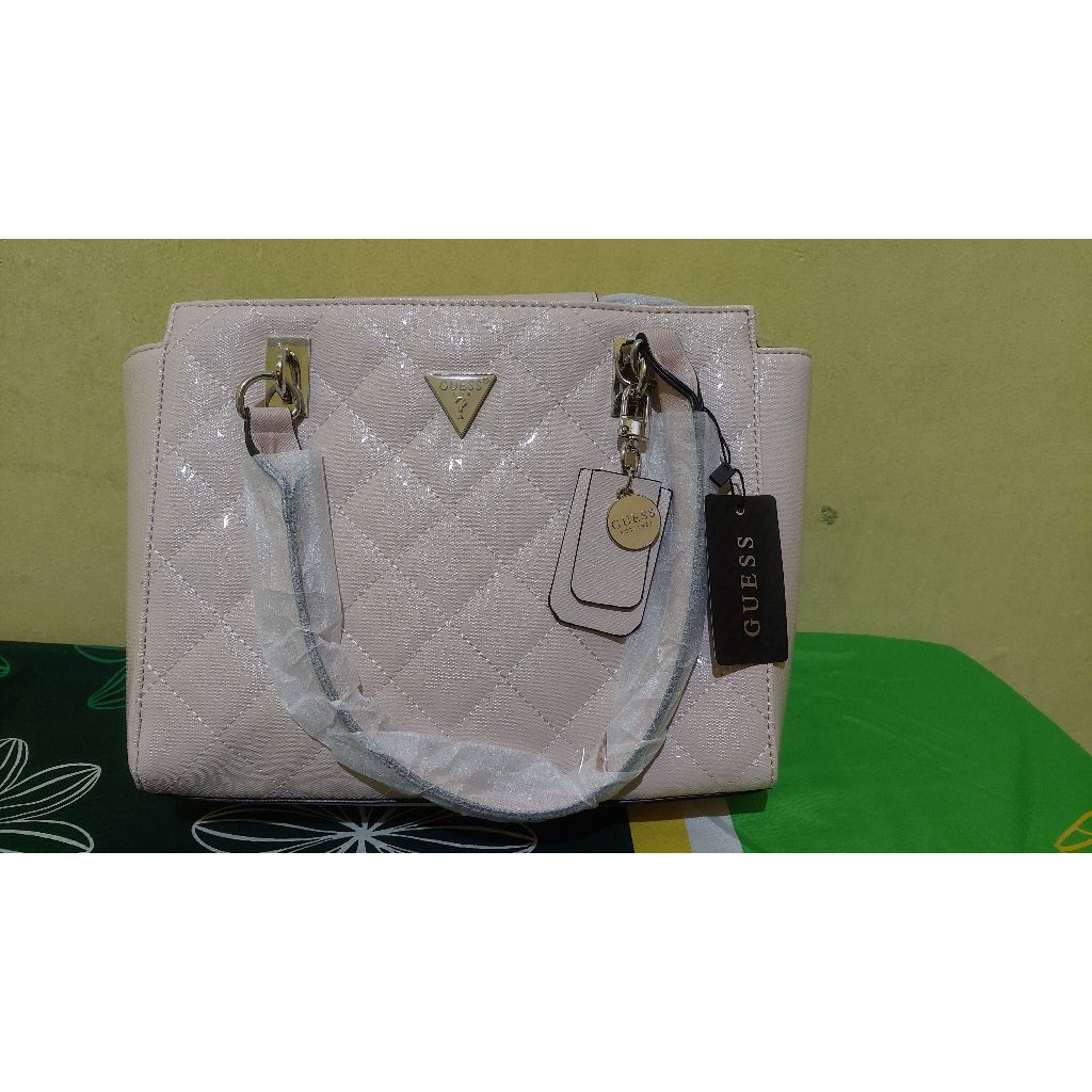 Guess Handle Bag / Tas Selempang Guess