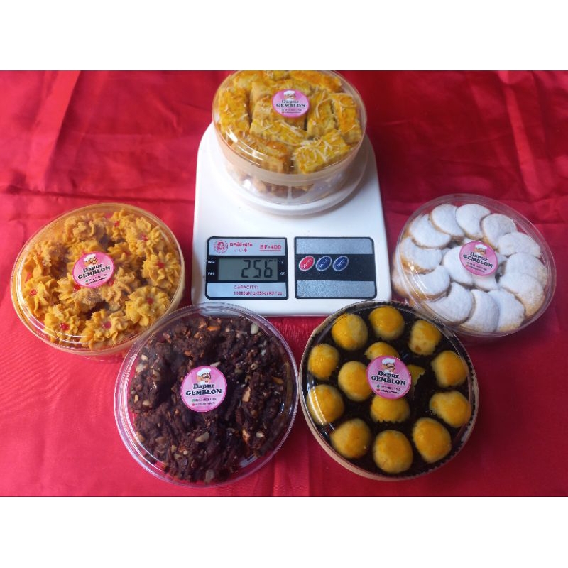 

Kue Lebaran Kue Kering paket harga 120k murah dan enak