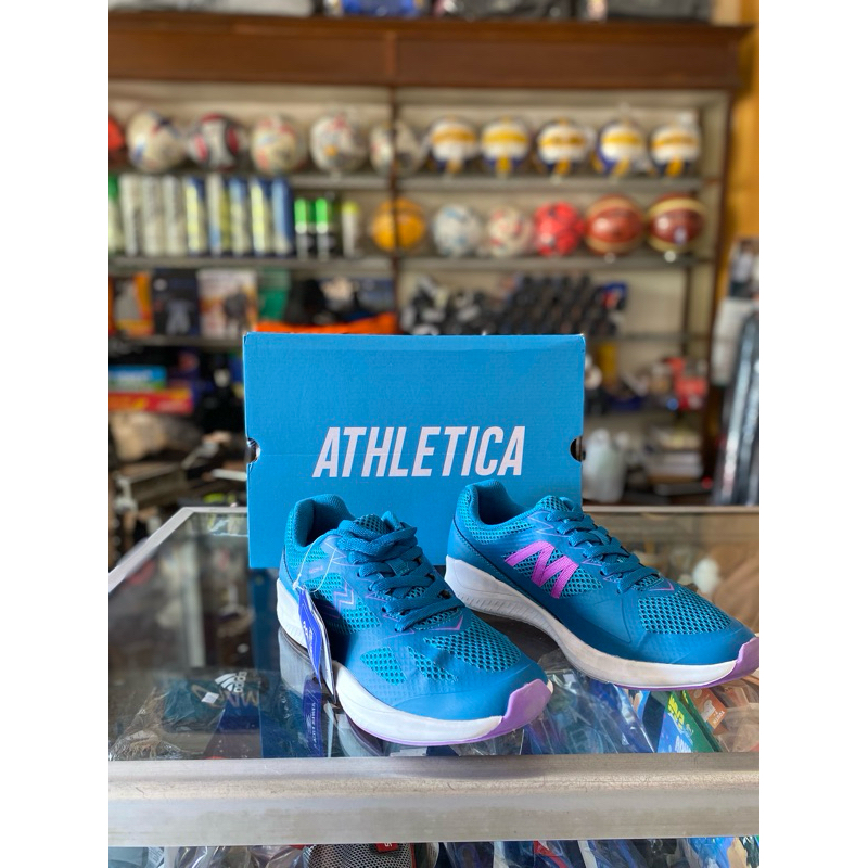 Sepatu Olahraga Lifestyle Casual Badminton Athletica