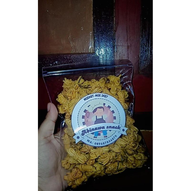 

MIEKET-MIE IKET ORIGINAL AYAM BAWANG 300gram ABINAWA SNACK