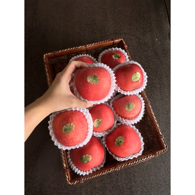 

DUTA BUAH SBY Apel Fuji Premium Besar - (900 g)