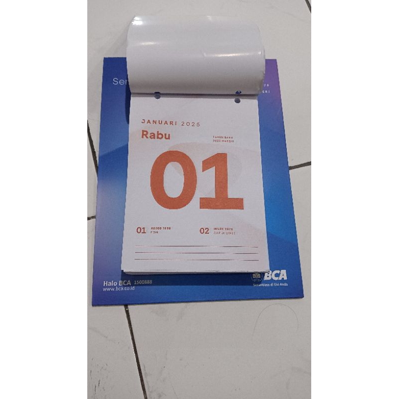 

Kalendar dinding dan robek BCA 2025