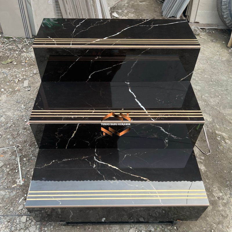 Granit tangga stepnosing 30x80 20x80 Infiniti Black Nosing Gold Glossy