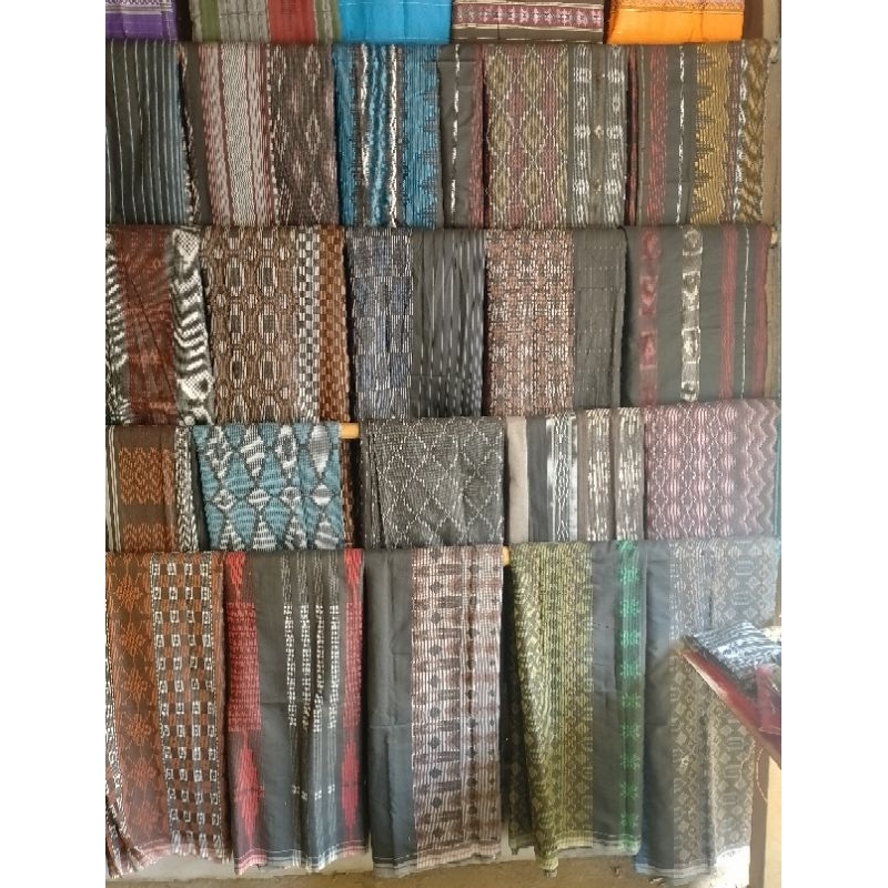 Sarung tenun lombok