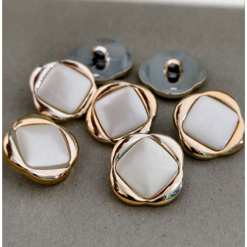 12 Pcs Kancing Kotak besar Mutiara 3 centimeter