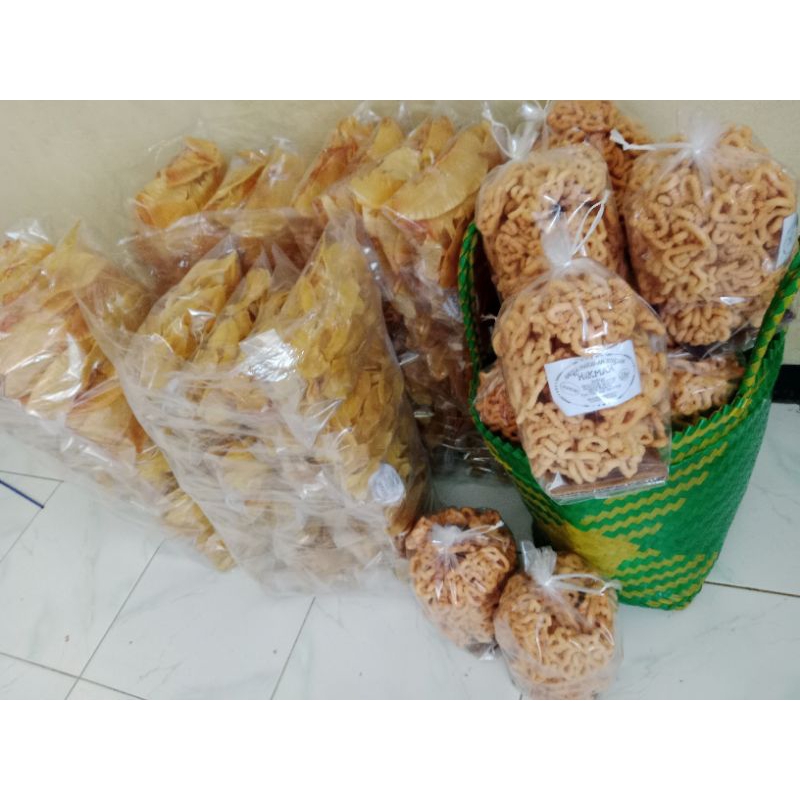 

SNACK DAN OLEH-OLEH ANEKA MAKANAN RINGAN ASLI CILACAP