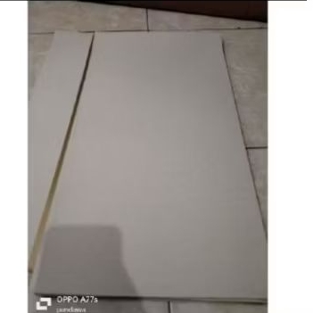 

kertas karto)duplek 24x45 isi 10 lembar
