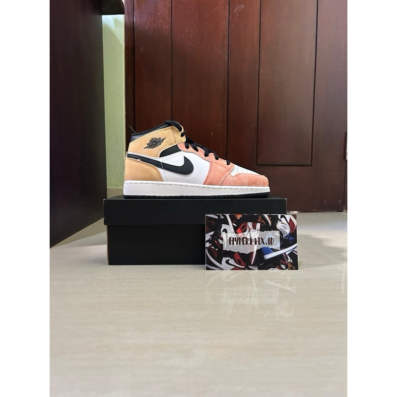 Nike air jordan 1 Mid flight club