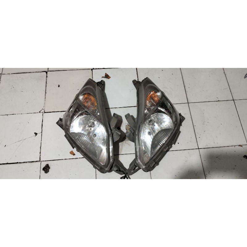 Lampu depan Avanza Xenia th 2012,2013,2014,2015
