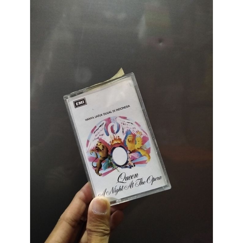 kaset queen A NIGHT AT THE OPERA