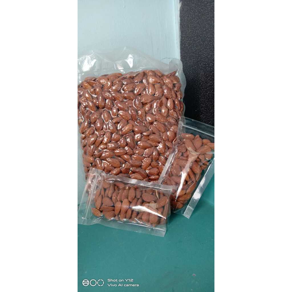 

Kacang Almond Kupas 1kg oleh-oleh haji dan umroh