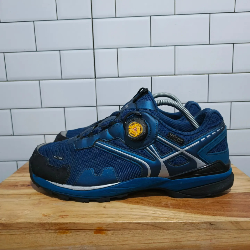 (Size 42,5) Sepatu outdoor second N3pa