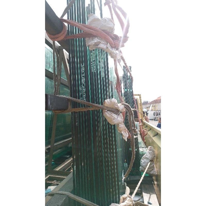 kaca tempred 10mm size 200×65