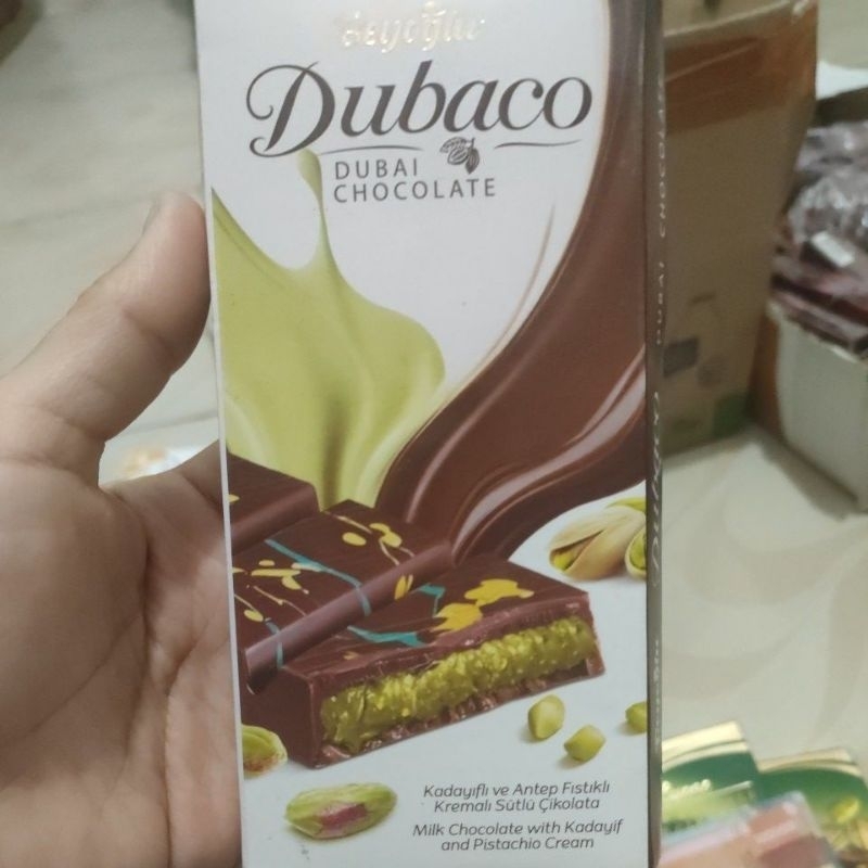 

dubai coklat dengan full pistachio dan kunefe