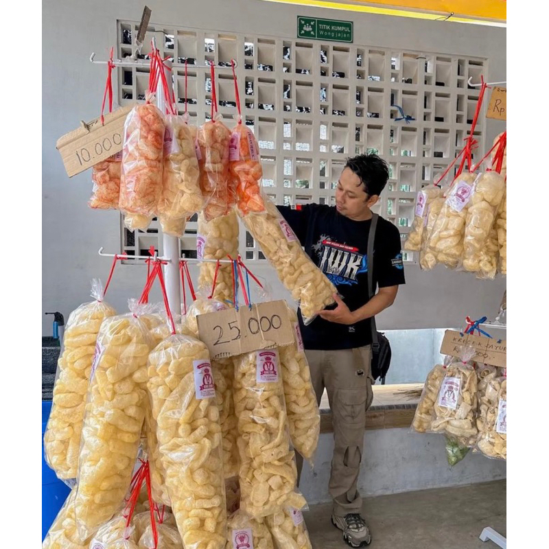 

Oleh oleh khas Solo Krupuk rambak SAPI asli