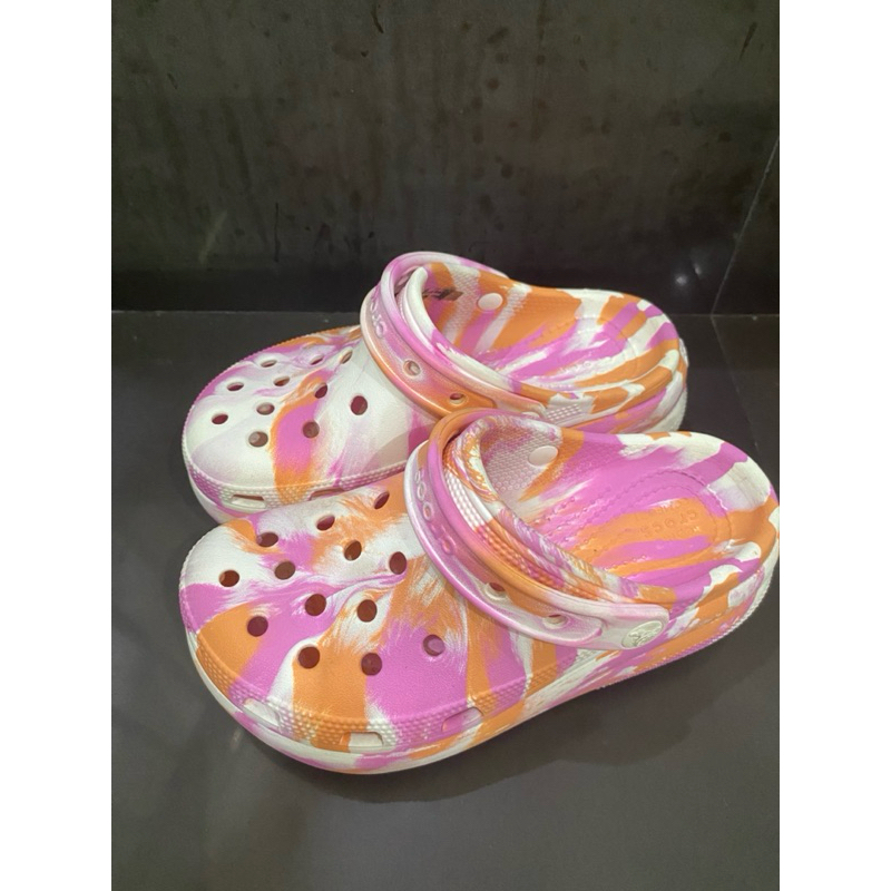 [preloved] crocs crush kids zara neon green sandals sepatu sandal anak anak girl marble pink cream w