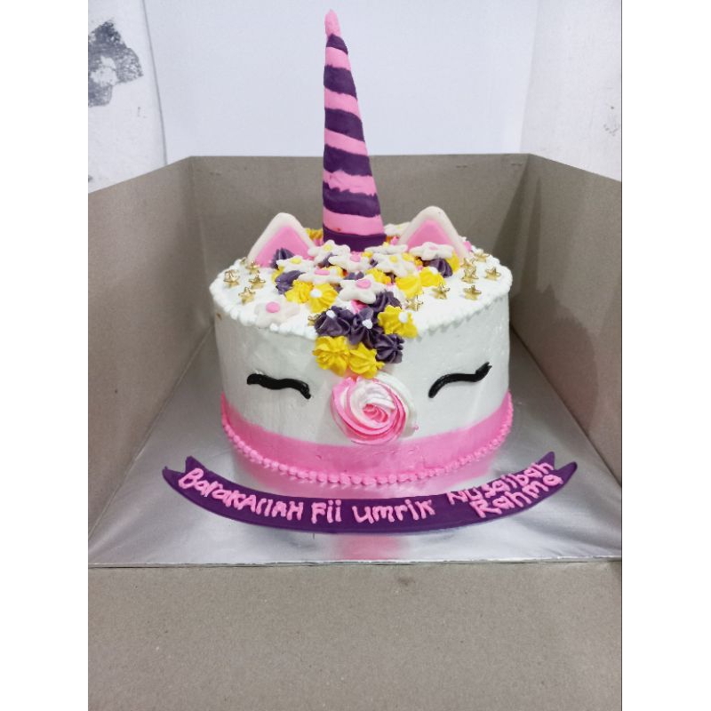 

Kue Ulang Tahun/Black Forest Hias Bervariasi