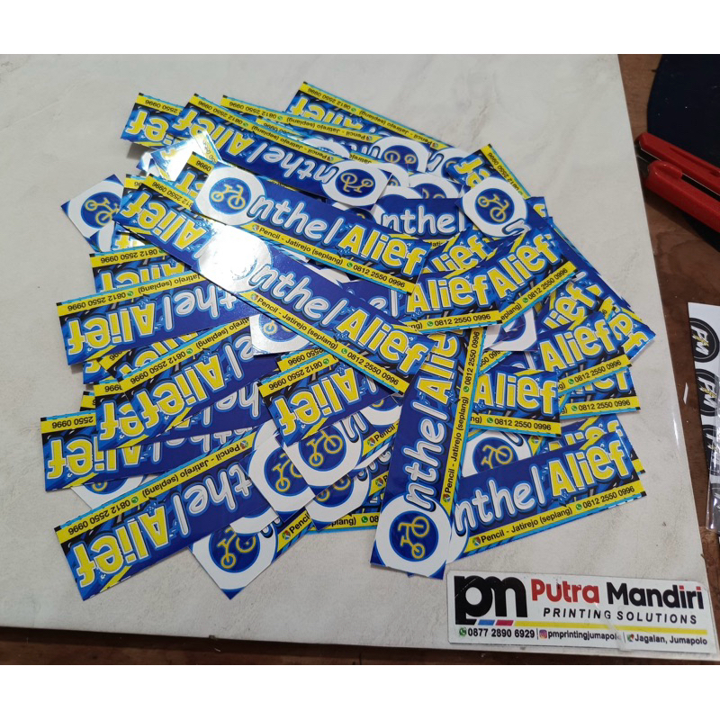 

Stiker Custom Desain Sesukamu