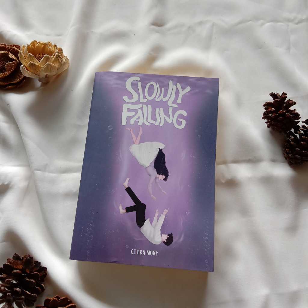 PRELOVED Slowly Falling - Citra Novy