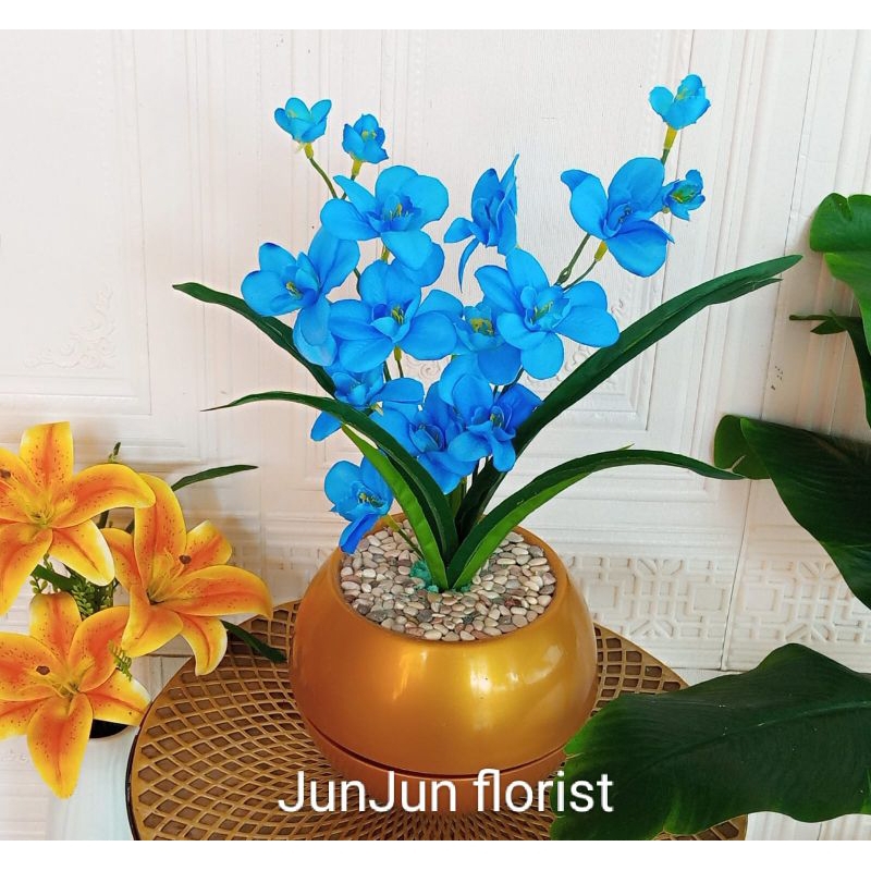 bunga anggrek artificial vas gold//bunga anggrek hiasan meja Bahan kain vas gold