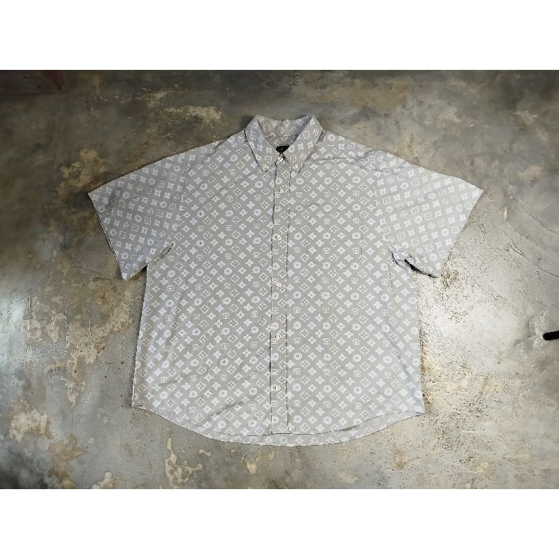 kemeja lengan pendek stussy lv monogram