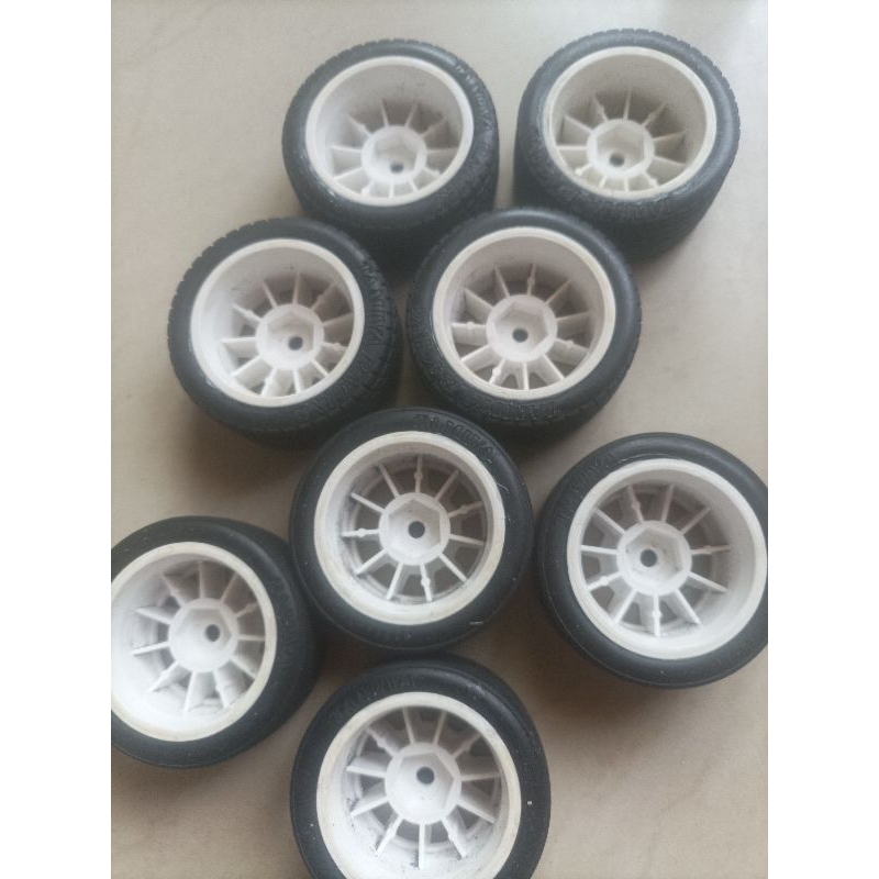 ban+velg tamiya m-chassis slick dan radial, 2nd 90%