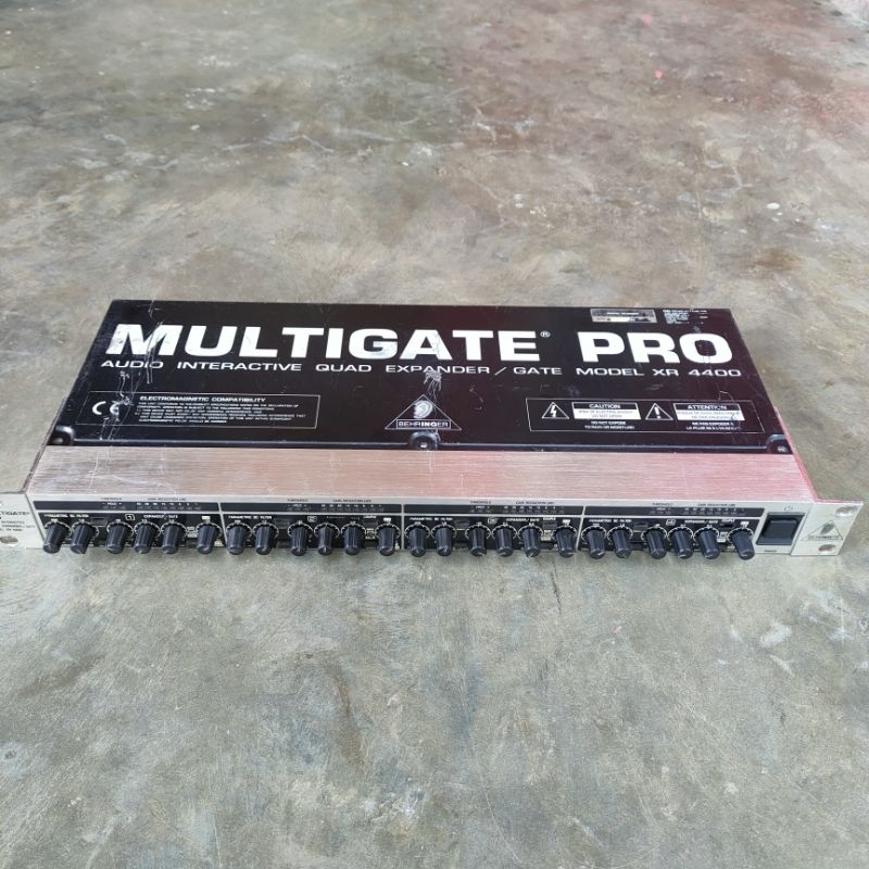 Behringer multigate pro xr4400 bekas