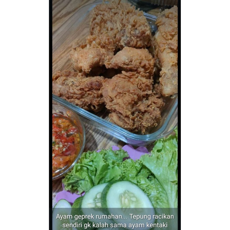 

Ayam Geprek Enak ( termasuk sambal,nasi, lalapan )