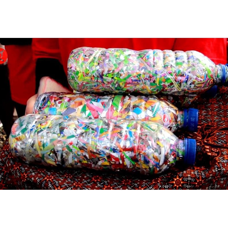 

ecobrick spesial 1500 ml dan 600 ml bersih dan padat berbagai variasi