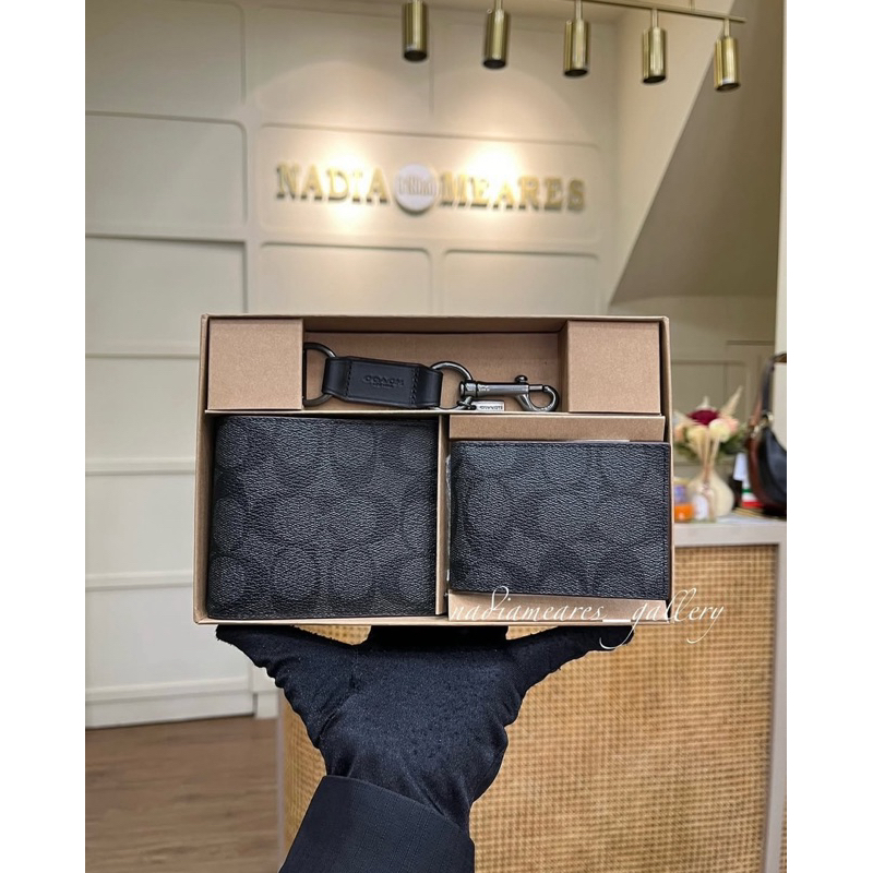 (Nadia Meares Gallery) Coach - Boxed 3 In 1 Wallet Gift Set